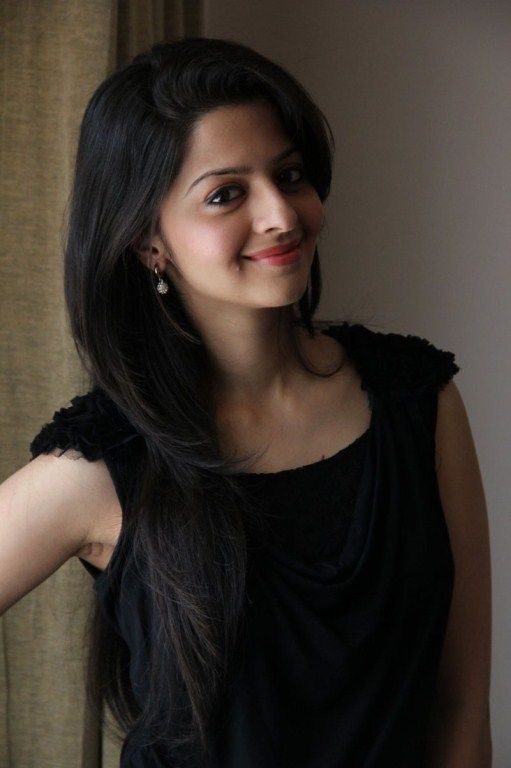 Actress Vedhika Photos