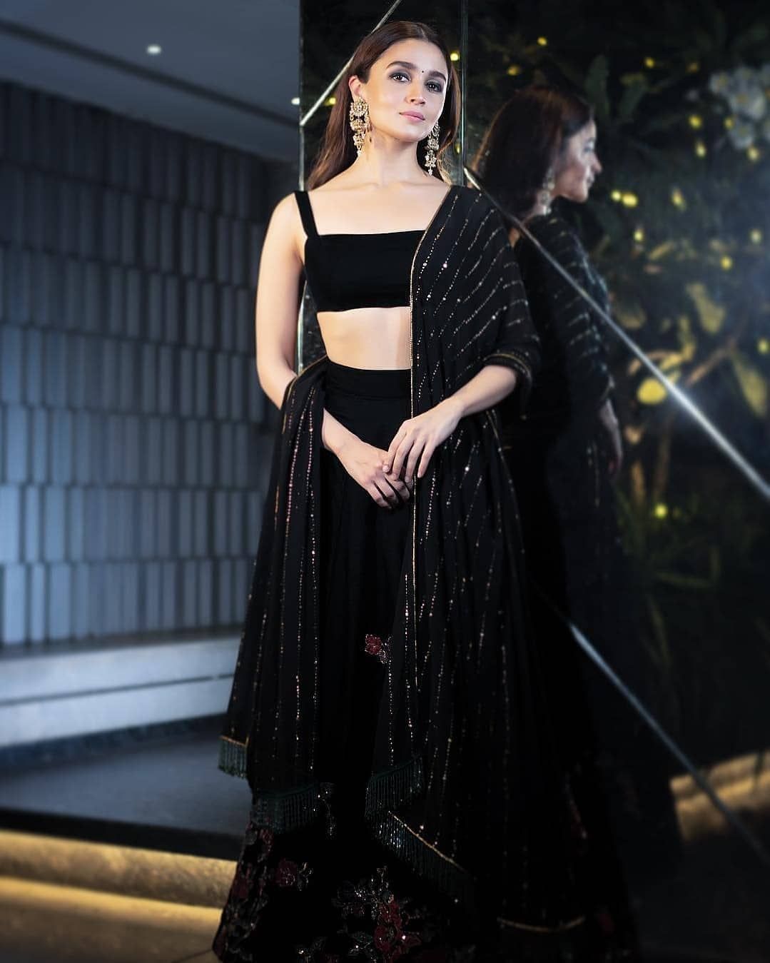 Alia Bhatt hot in Black at an event