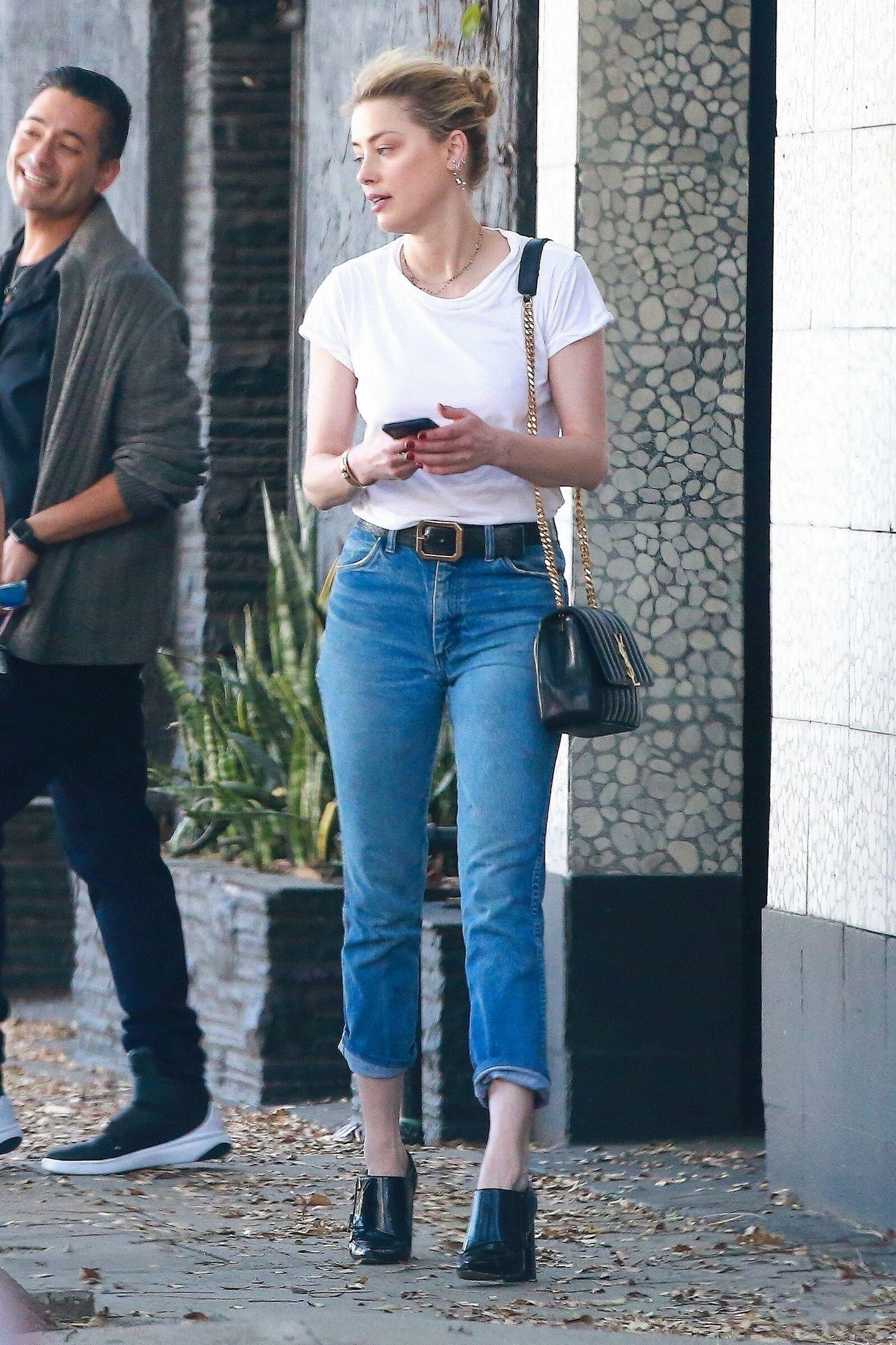  Amber Heard spotted in Los Angeles