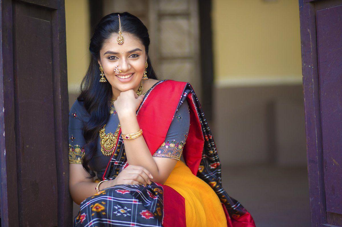 Anchor & Actress Sreemukhi Latest Still With Cute Smile