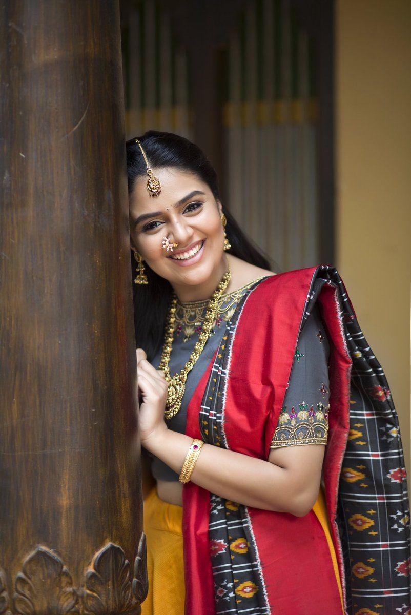 Anchor & Actress Sreemukhi Latest Still With Cute Smile