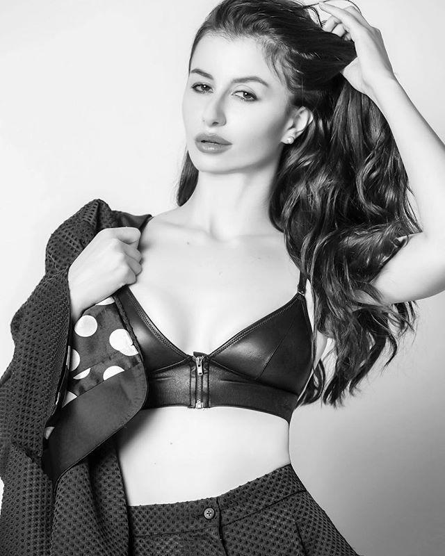 Arbaaz Khan’s Rumoured Girlfriend Giorgia Andriani Looks Super Hot Photos