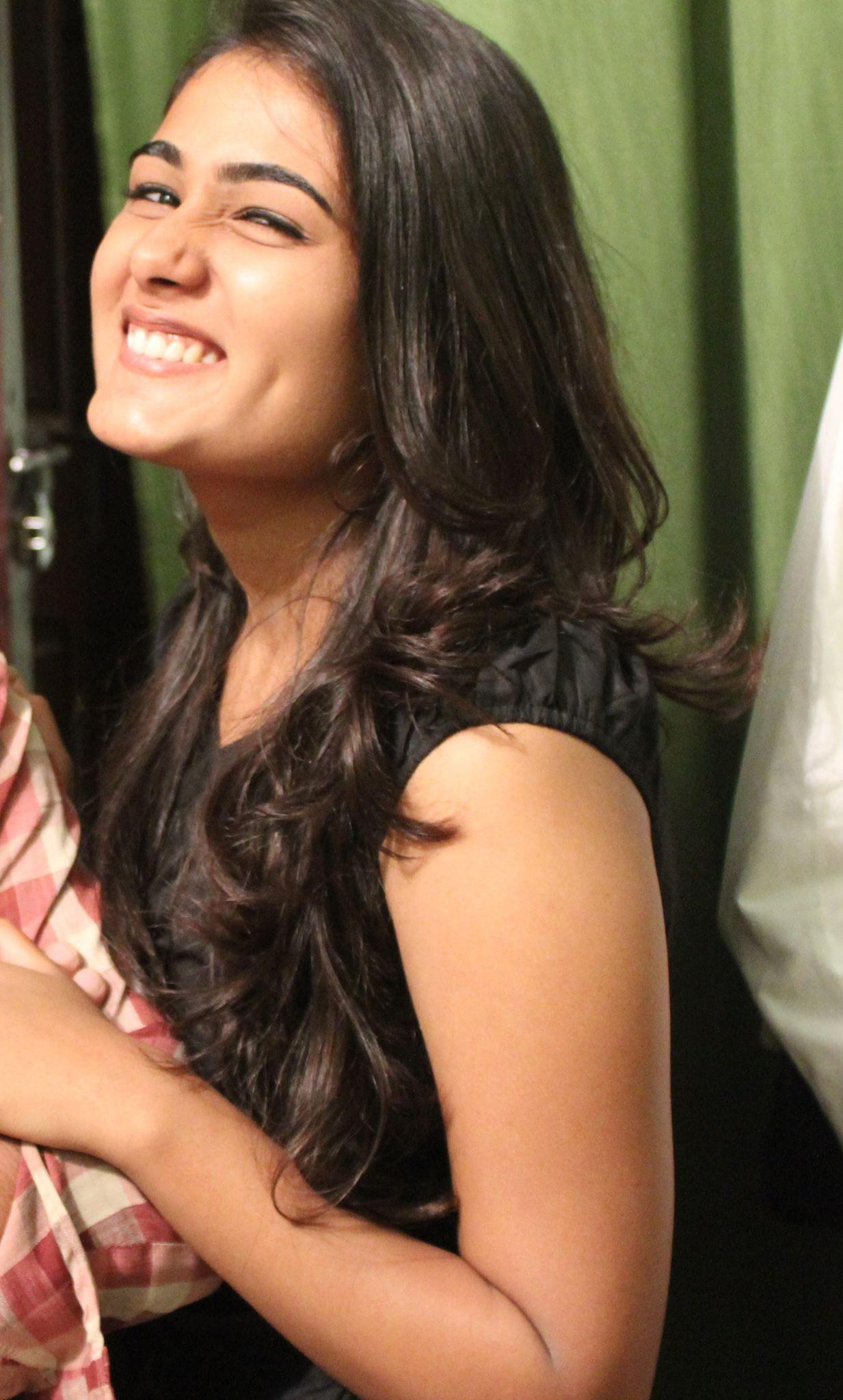 https://www.indiaherald.com/ImageStore/images/movies/movies-actress/Arjun-Reddy-Fame-Shalini-Pandey-Rare--Unseen-Photos56.jpg