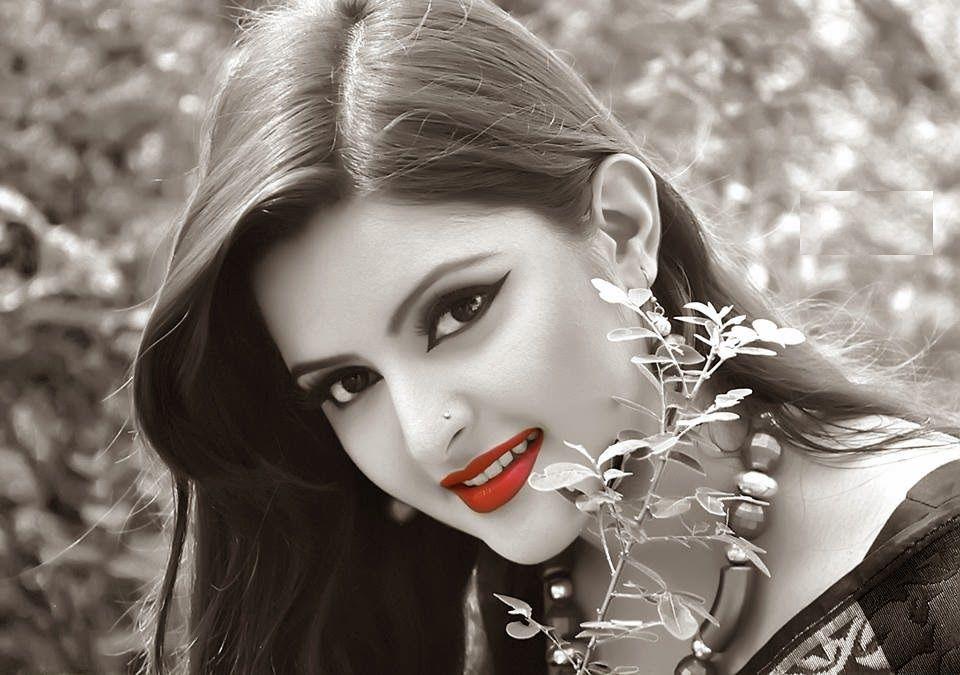 Bangladeshi Actress Pori Moni Beauty And Lipsticks Unseen Pics