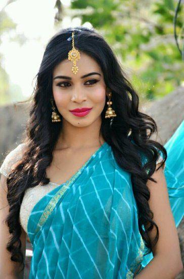 Bigg Boss 2 Contestant Sanjana Anne Photos