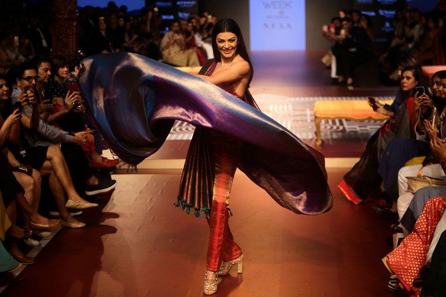 Bollywood Actress Showstoppers at Lakme Fashion Week 2018