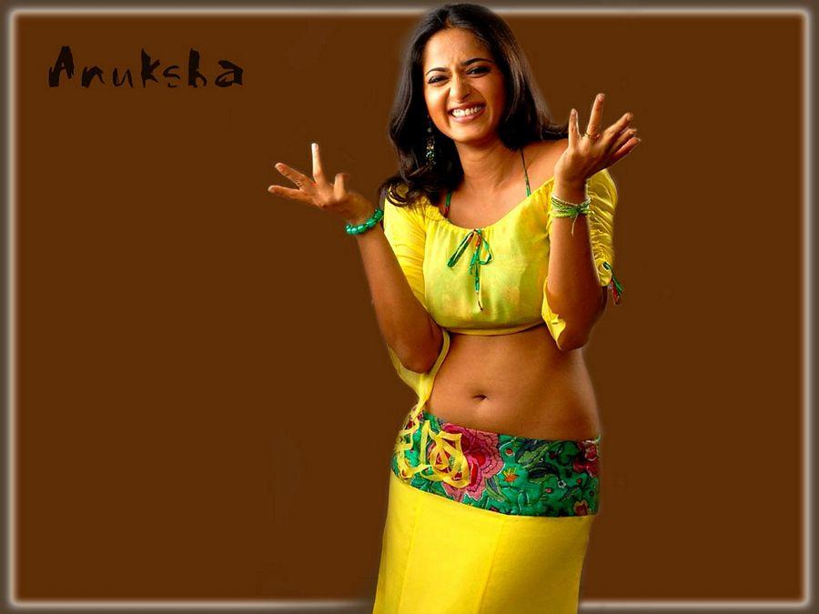 Catchy Anushka Shetty HOT & SEXY Wallpapers