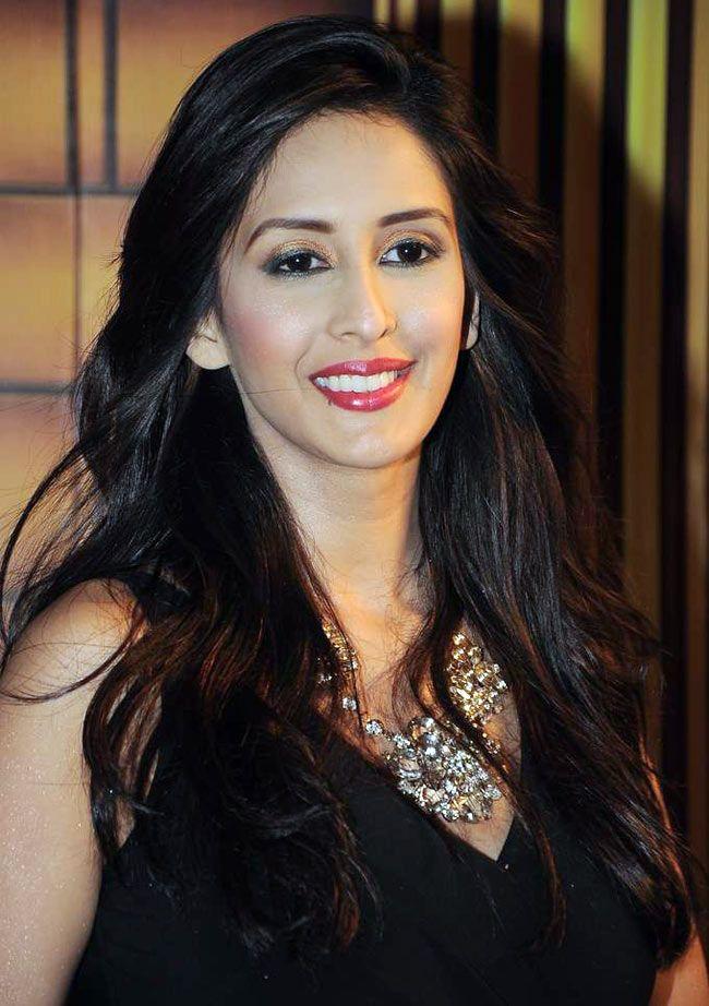 Star actress. Чахат Кханна. Chahatt Khanna СОГ. Чахат Кханна Инстаграм.