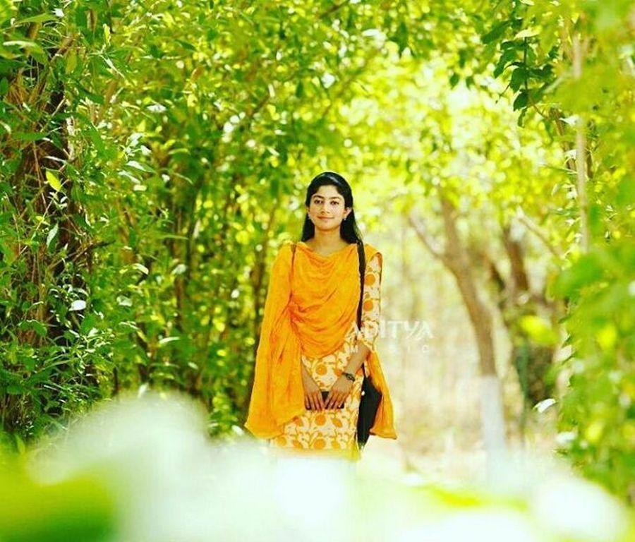 Cute Actress Sai Pallavi Latest Unseen Photo Stills