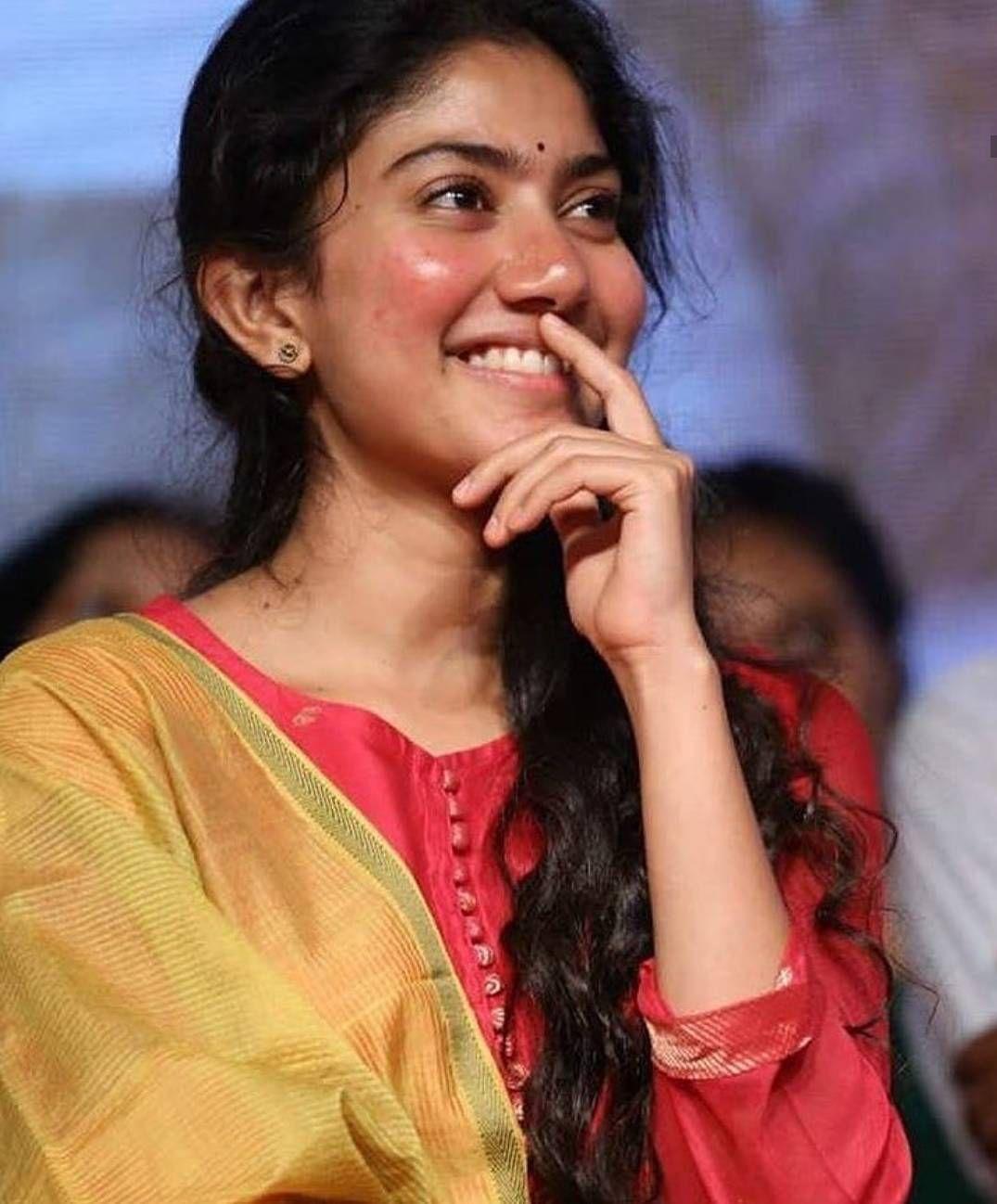 Cute Actress Sai Pallavi Latest Unseen Photo Stills