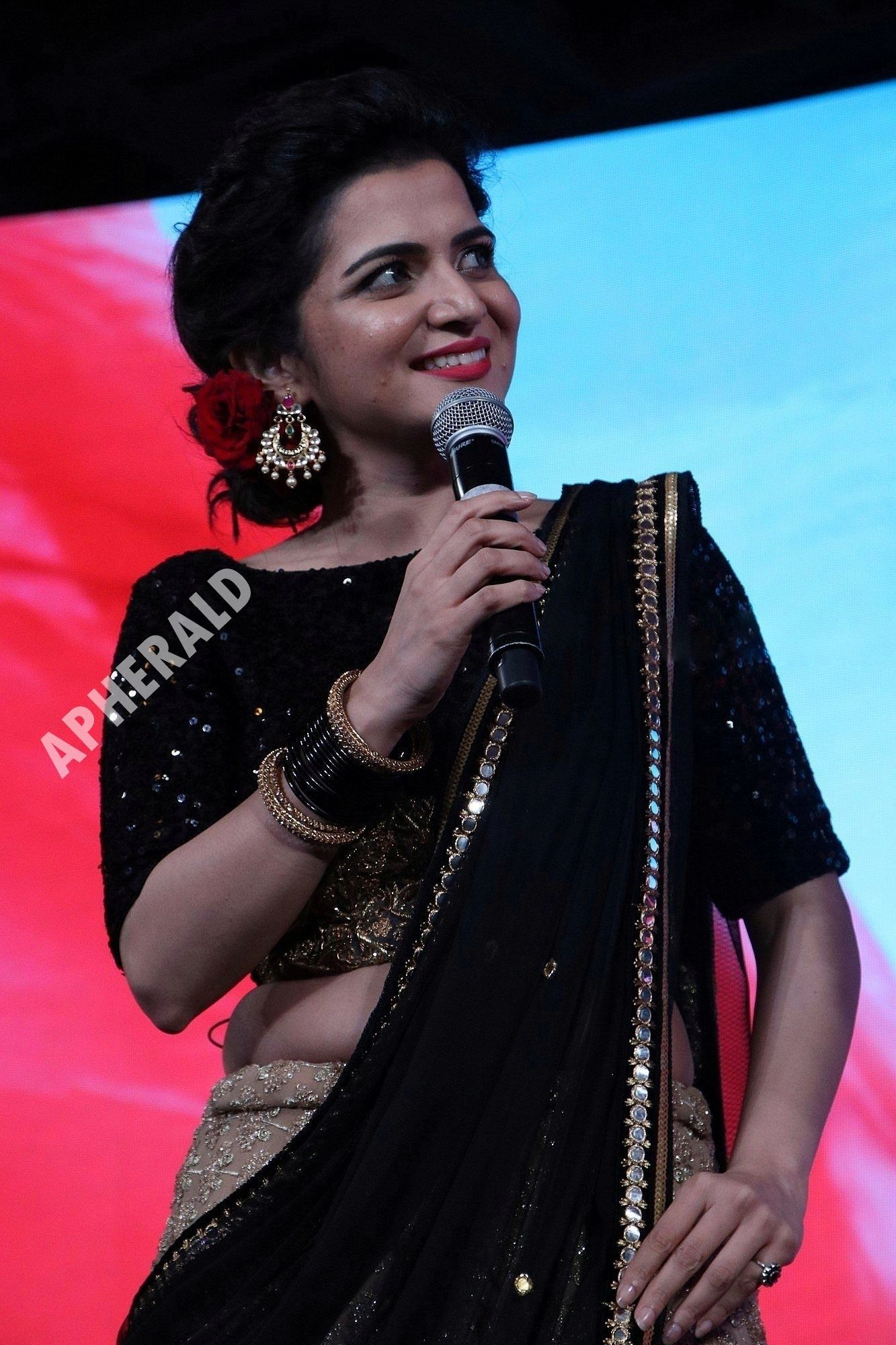 Divyadarshini New Photos in a black saree