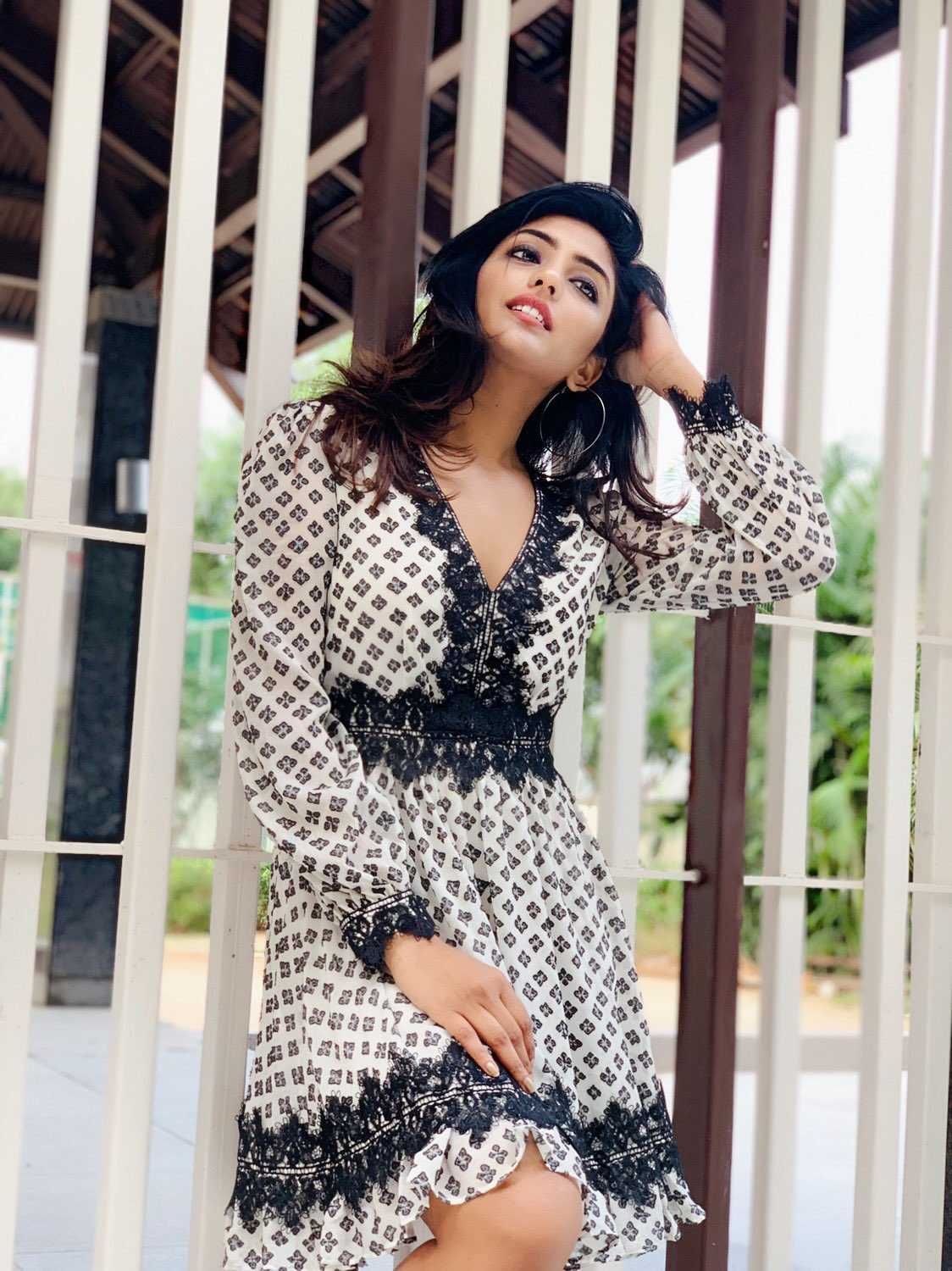 Eesha rebba New Cute Looks