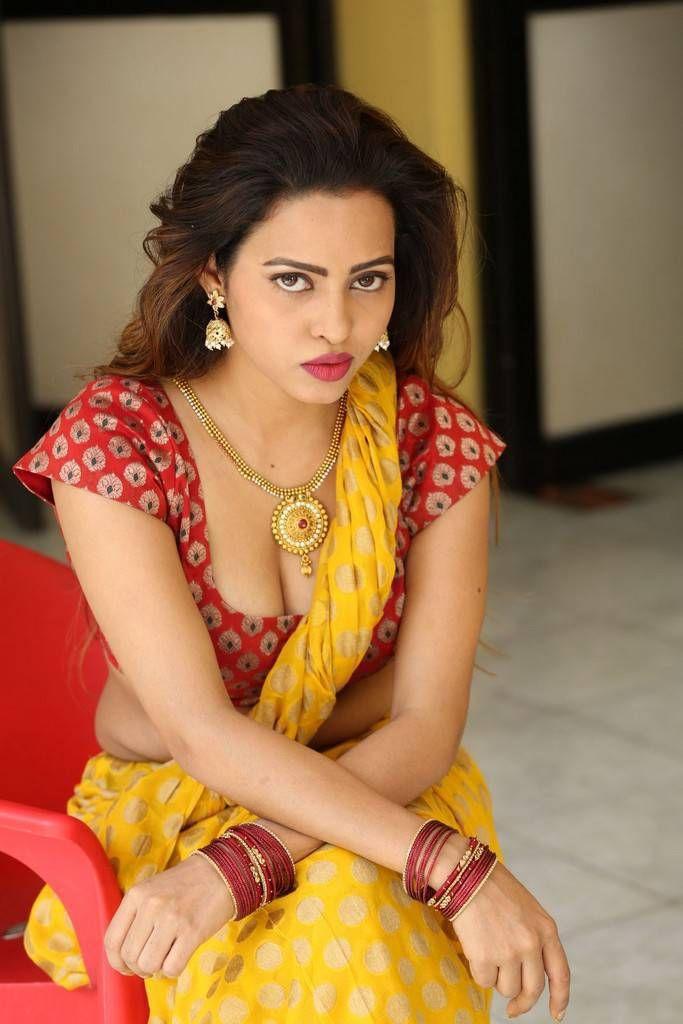 Geeta Shah Latest Hot Yellow Saree Photos