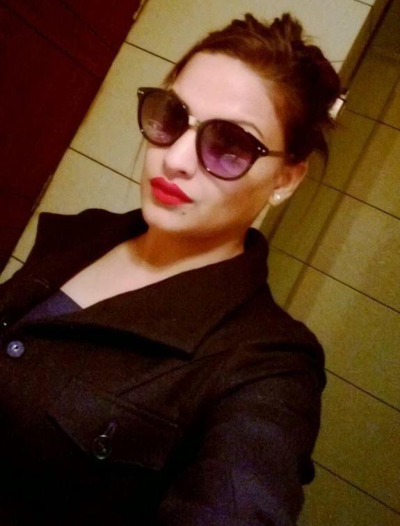 Himanshi Khurana Hot & SPicy Unseen Photos