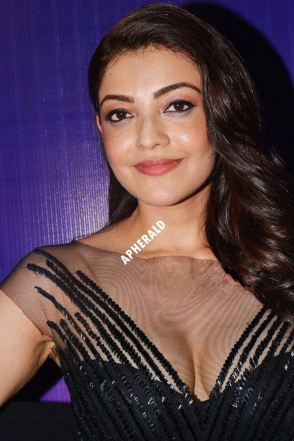 Kajal Hot Cleavage Show at Zee Telugu Apsara Awards 2018 Photos