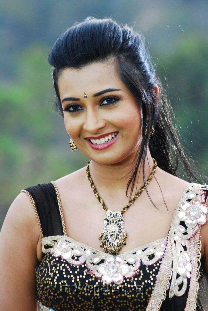 Kannada Radhika Pandit Sex - Kannada Actress Radhika Pandit Latest Unseen Photos