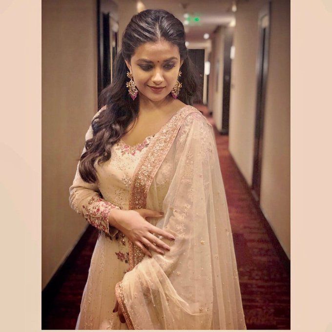 Keerthy Suresh New Images & Stills