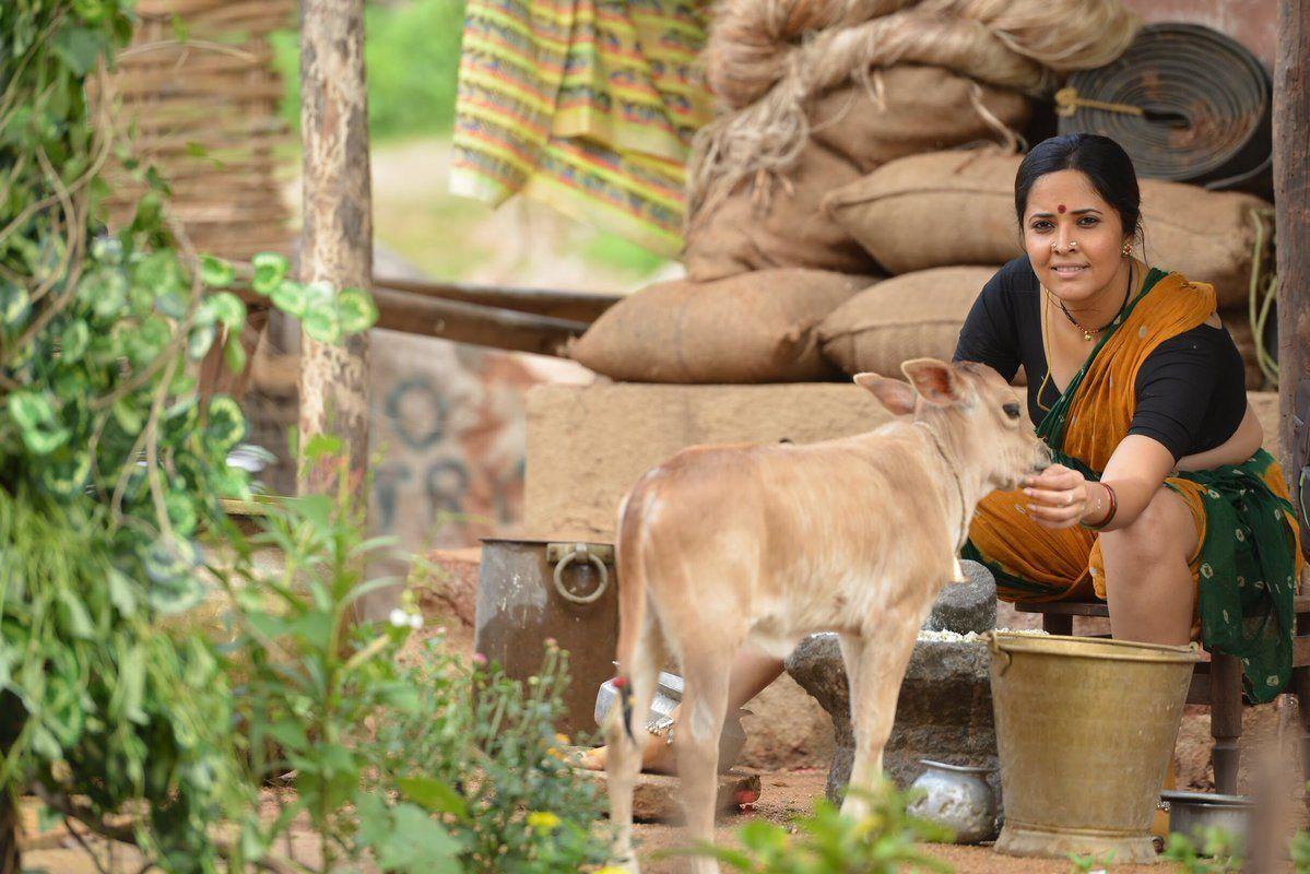 Latest Photos Anchor Anasuya’s Stunning look in Saree's