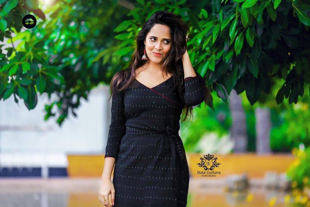 Latest UNSEEN HOT Photoshoot stills of Anchor Anasuya