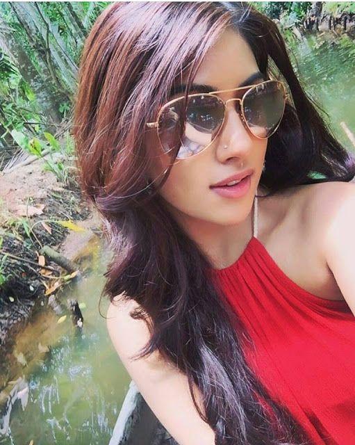 Majnu Actress Anu Emmanuel Latest Hot Photos