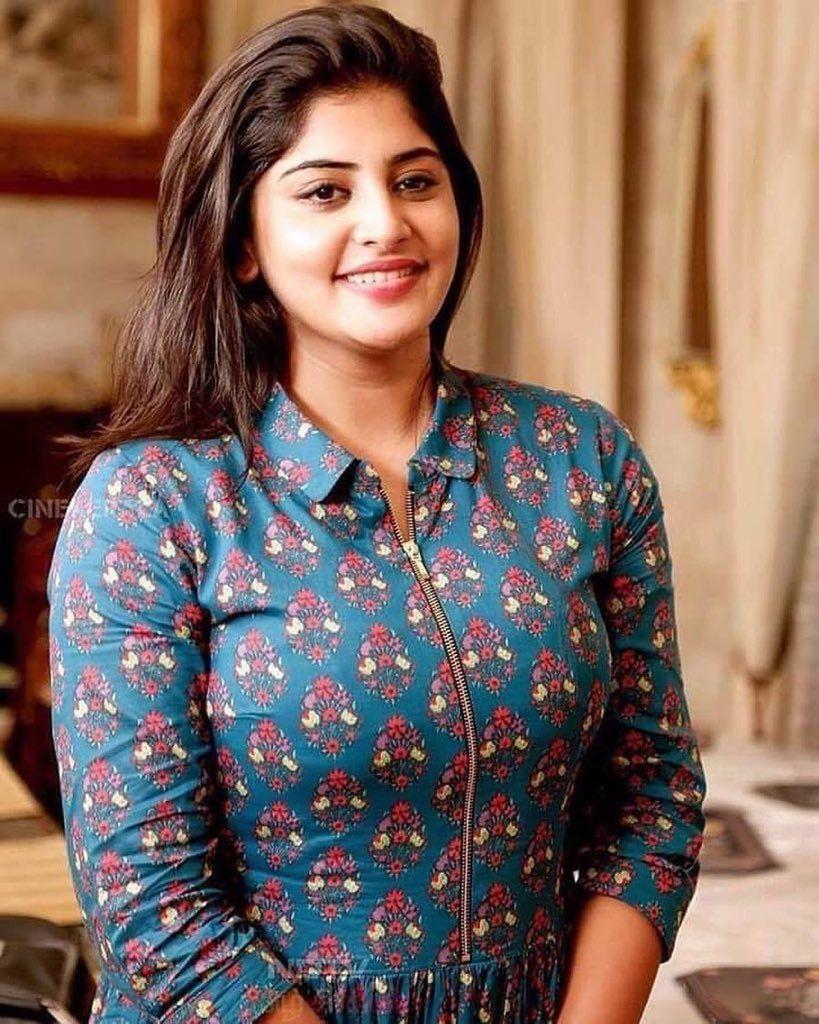 Manjima Mohan Beautiful Pics