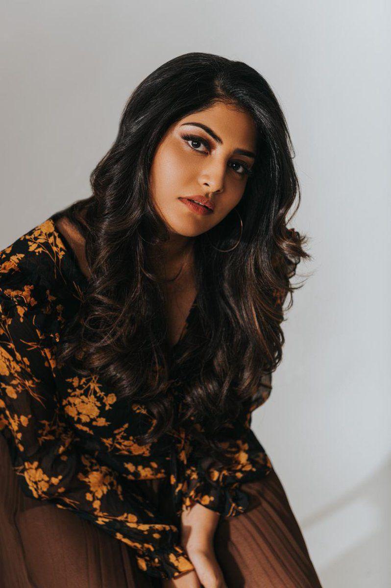 Manjima Mohan Beautiful Pics