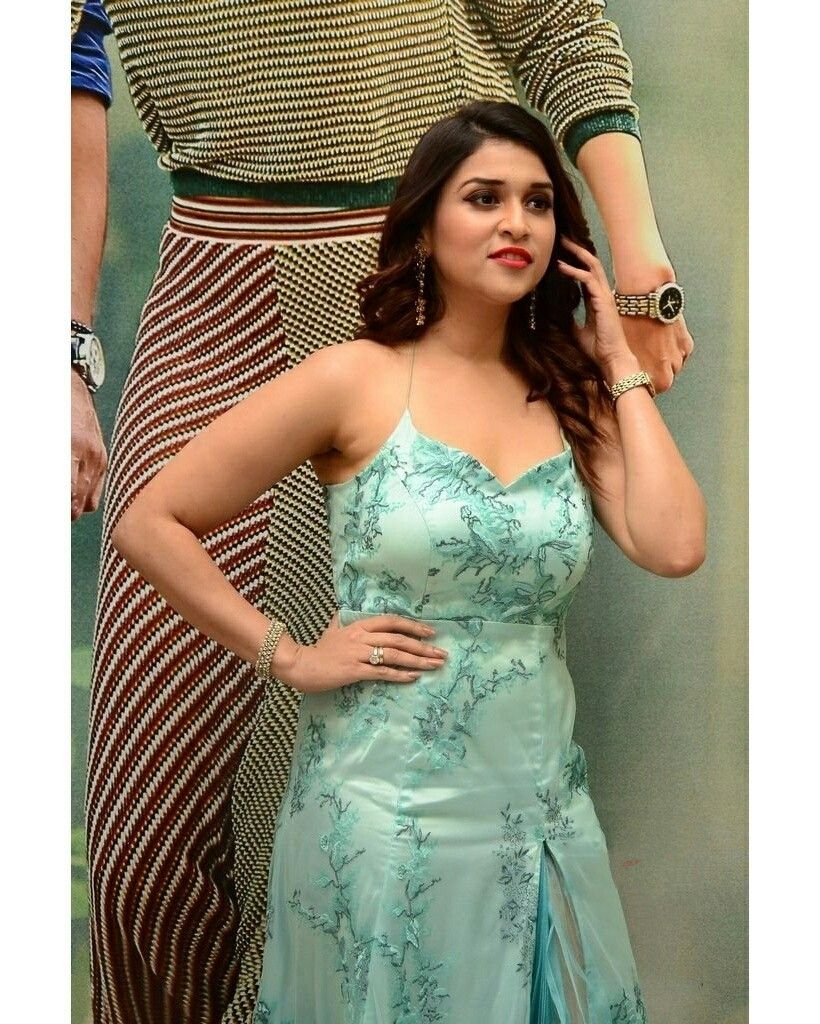 Mannara Chopra at Sita Pre release event