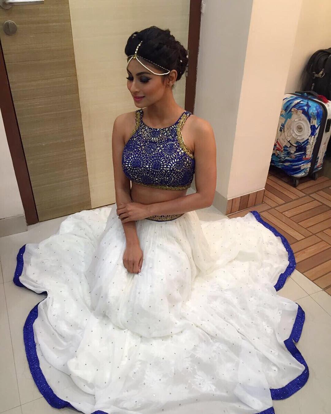 Mouni Roy Photos: 30 Unseen Hot & Beautiful Photos of Mouni Roy