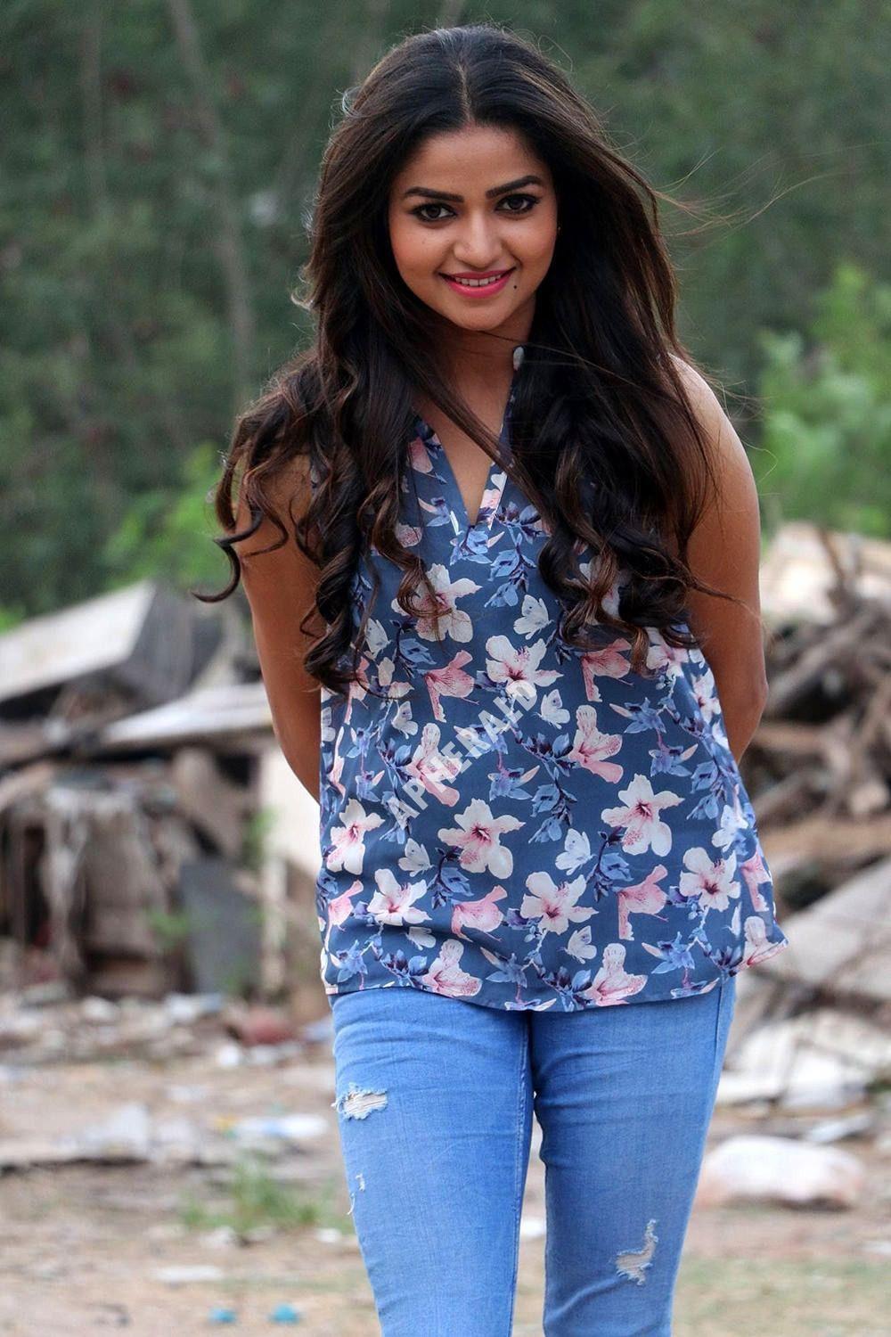 Nithya Ram's latest photoshoot for Silver screen debut