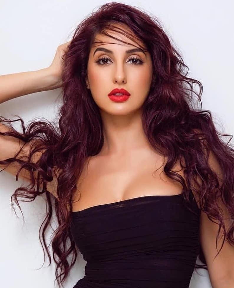 Noora Fatehi Hot in Black