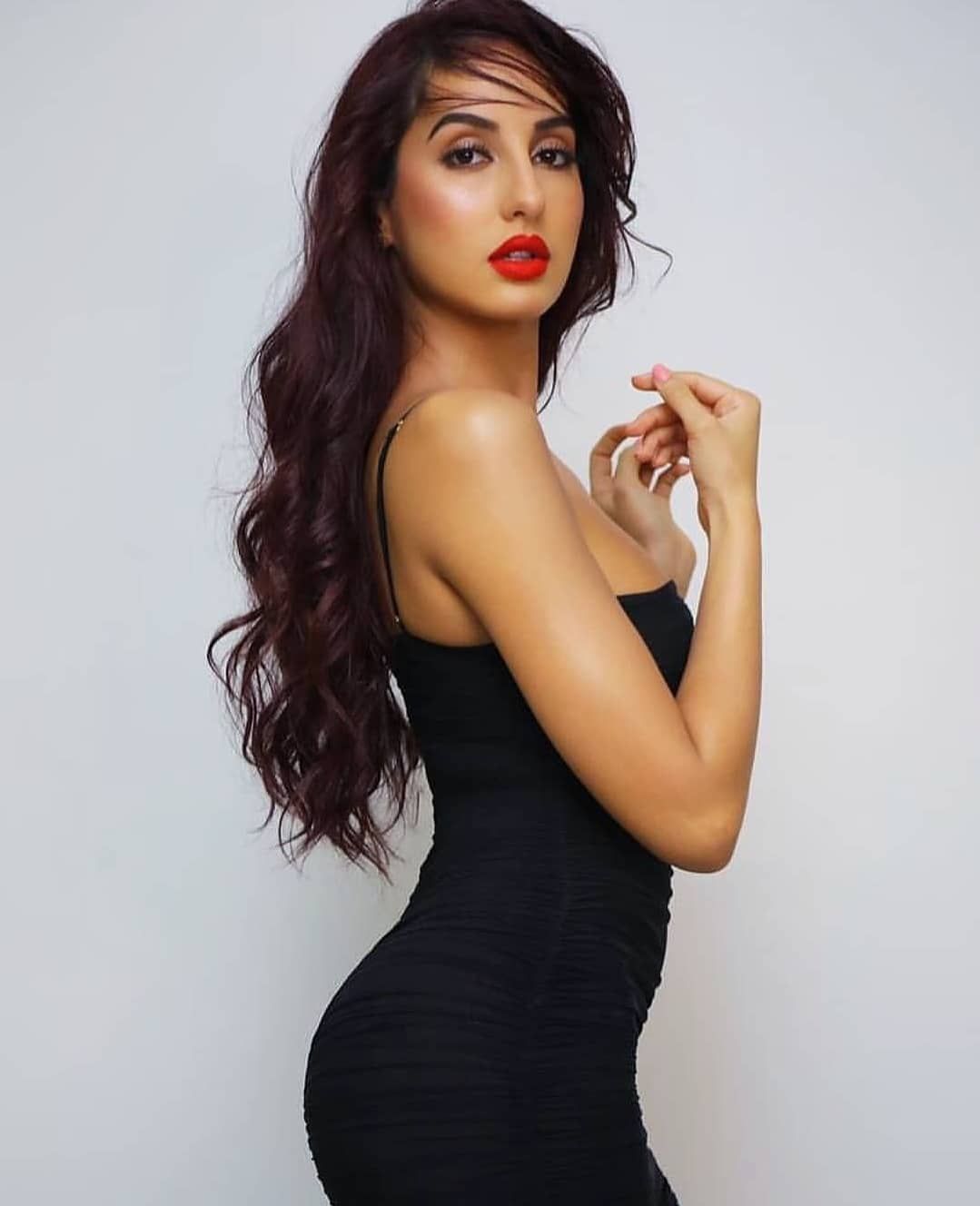 Noora Fatehi Hot in Black