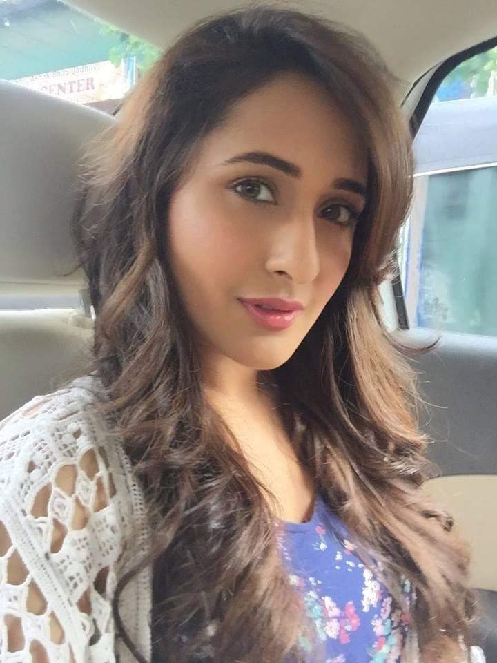 Pragya Jaiswal Sexy Photos