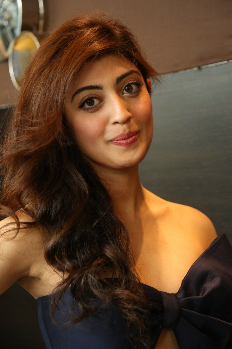 Pranitha Subhash New Wallpapers