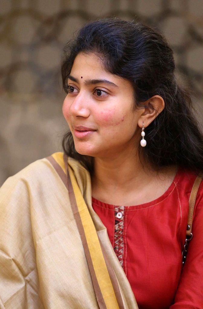 Pretty Actress Sai Pallavi Stills at 50th day celebrations