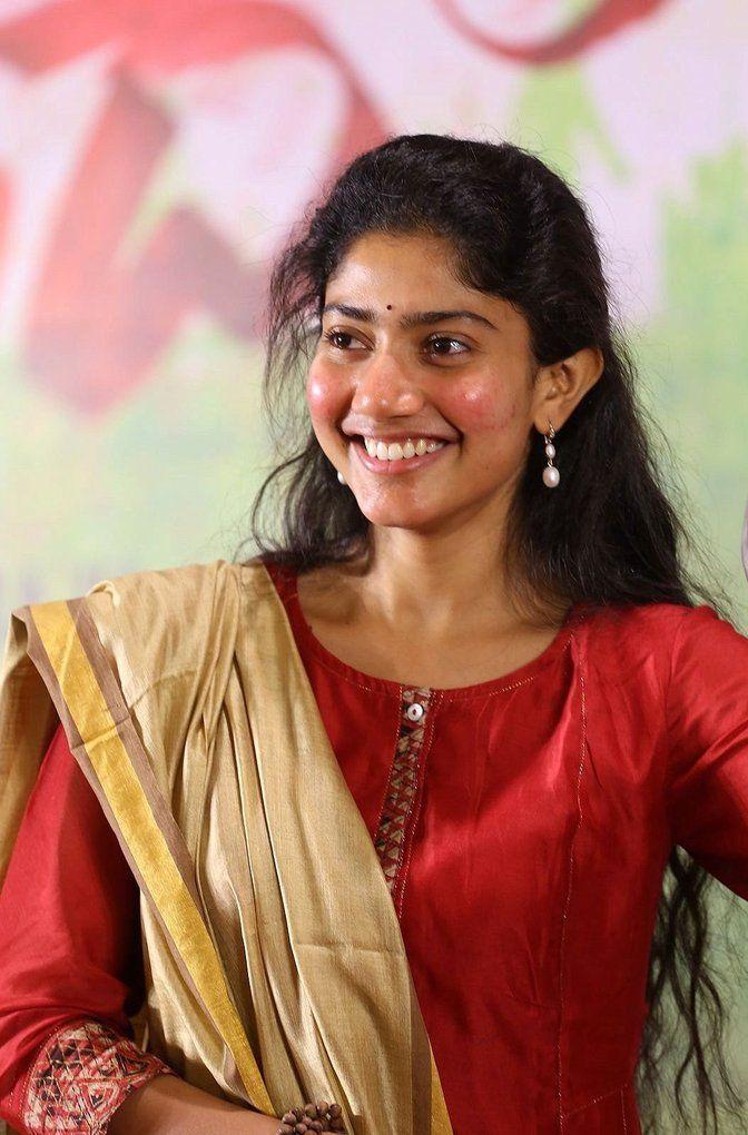 Pretty Actress Sai Pallavi Stills at 50th day celebrations