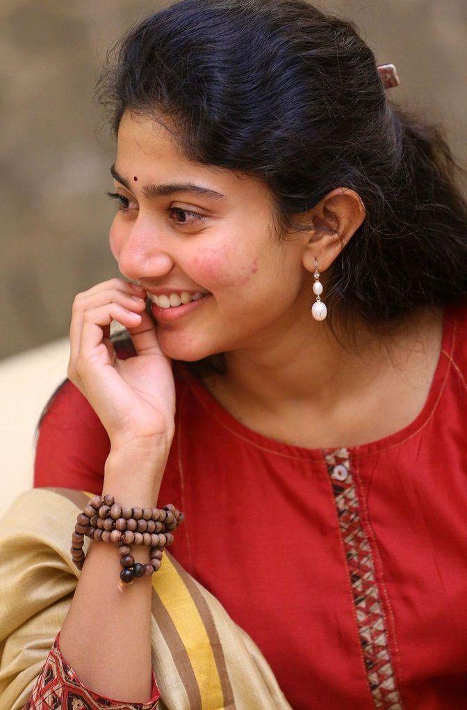 Pretty Actress Sai Pallavi Stills at 50th day celebrations