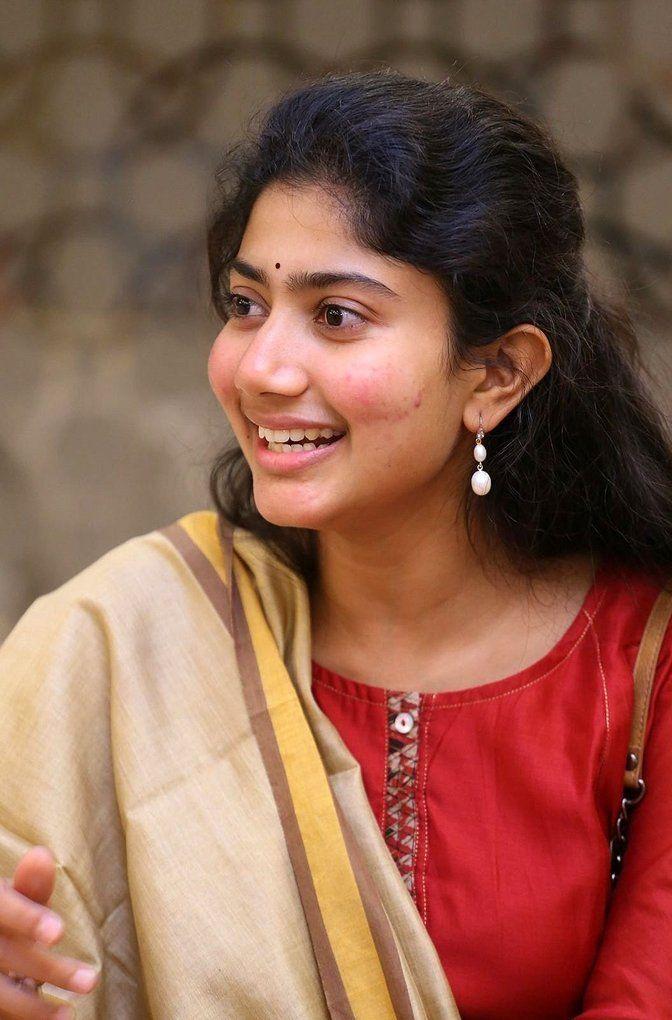 Pretty Actress Sai Pallavi Stills at 50th day celebrations