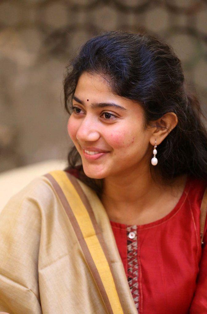 Pretty Actress Sai Pallavi Stills at 50th day celebrations