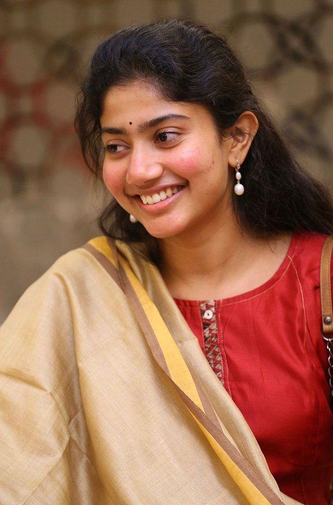 Pretty Actress Sai Pallavi Stills at 50th day celebrations