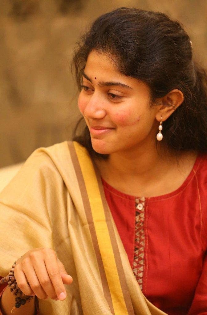 Pretty Actress Sai Pallavi Stills at 50th day celebrations