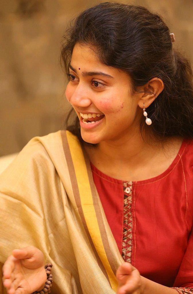 Pretty Actress Sai Pallavi Stills at 50th day celebrations