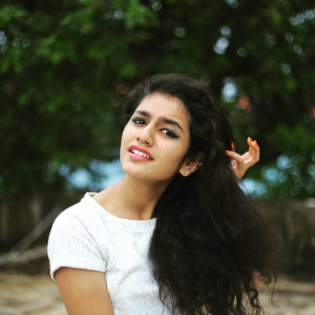 Priya Prakash Varrier UNSEEN Photos Goes Viral on Social Media