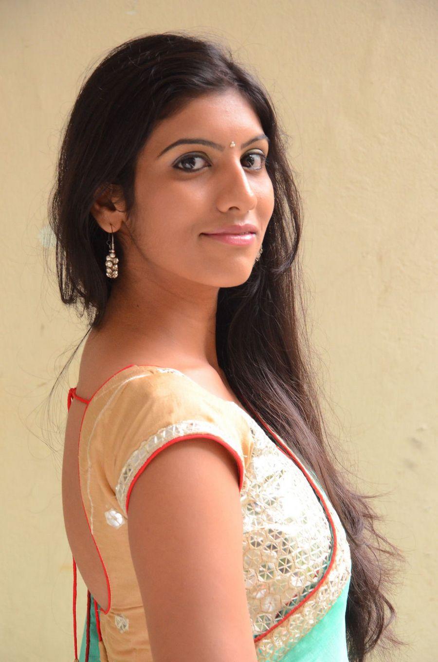 Srilekha Beautiful Saree Stills