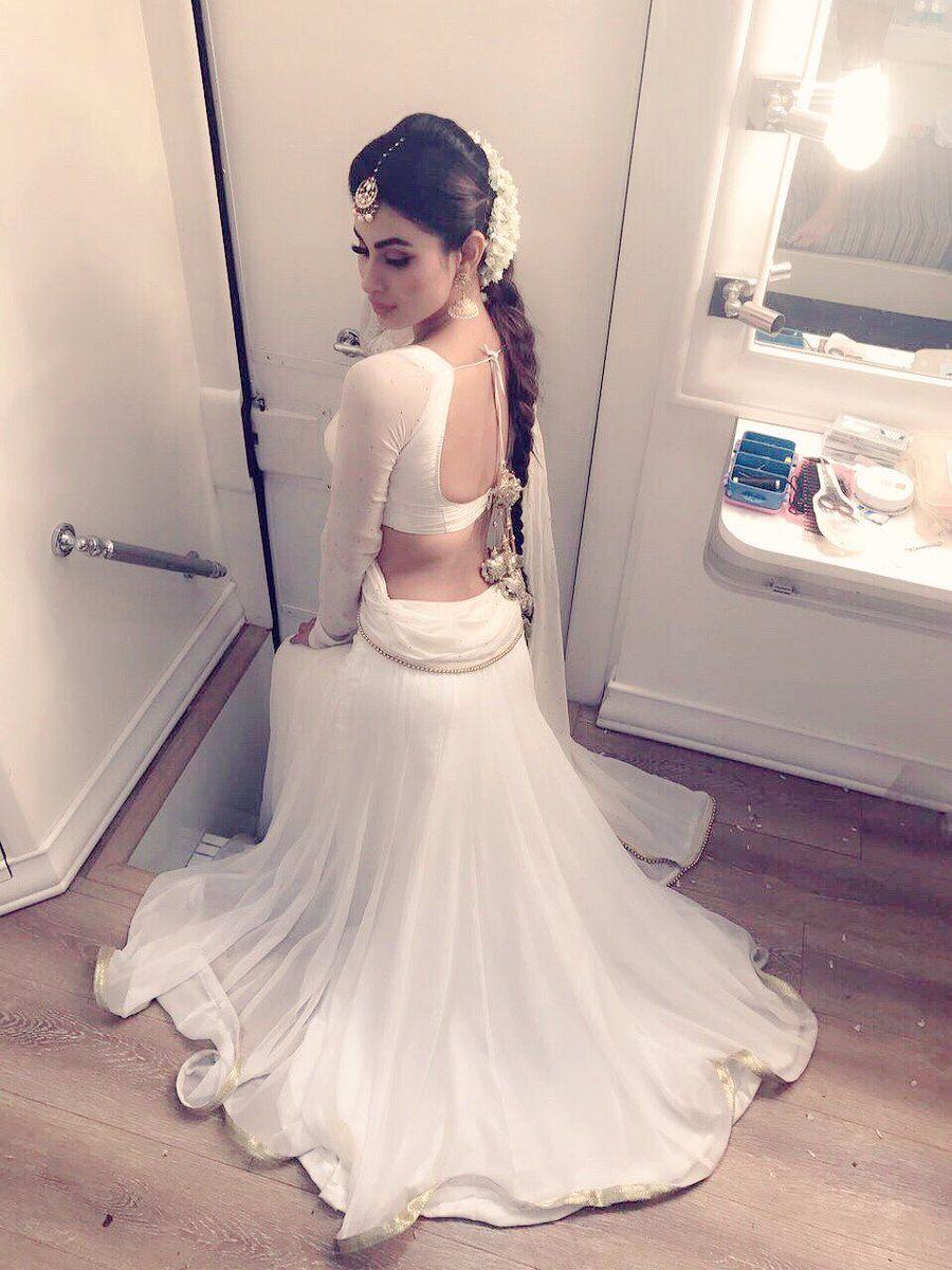 TV Actress Mouni Roy Latest Unseen Photos Collections!