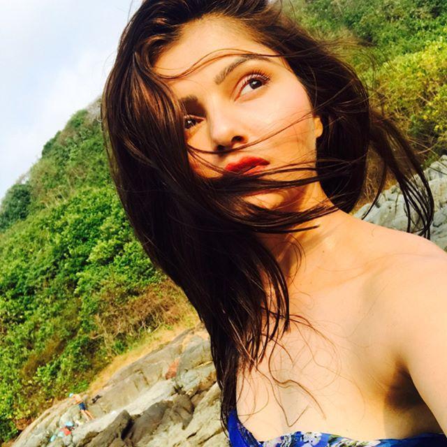 TV Actress Rubina Dilaik Rare & Unseen Hot Stunning Photos