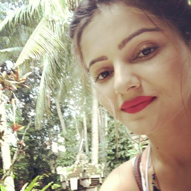 TV Actress Rubina Dilaik Rare & Unseen Hot Stunning Photos