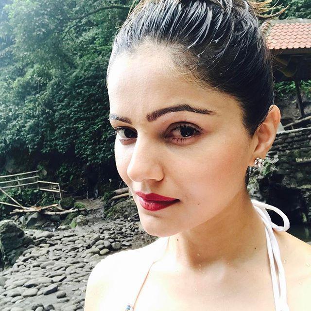 TV Actress Rubina Dilaik Rare & Unseen Hot Stunning Photos