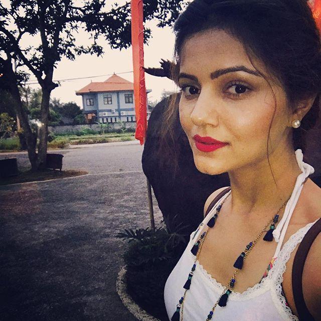 TV Actress Rubina Dilaik Rare & Unseen Hot Stunning Photos