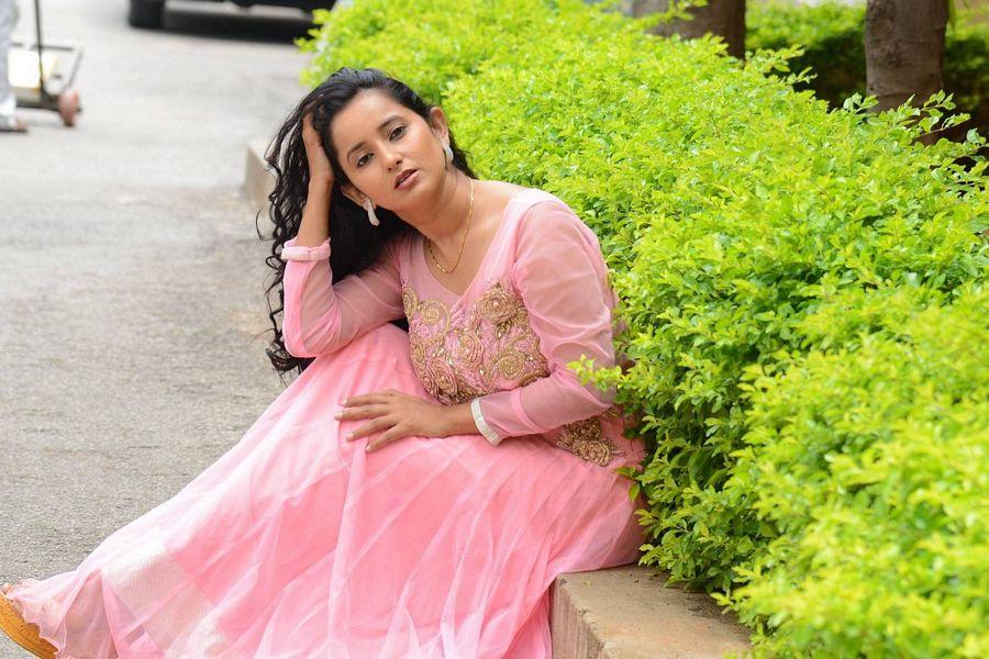 Telugu Actress Ishika Singh Latest Stills