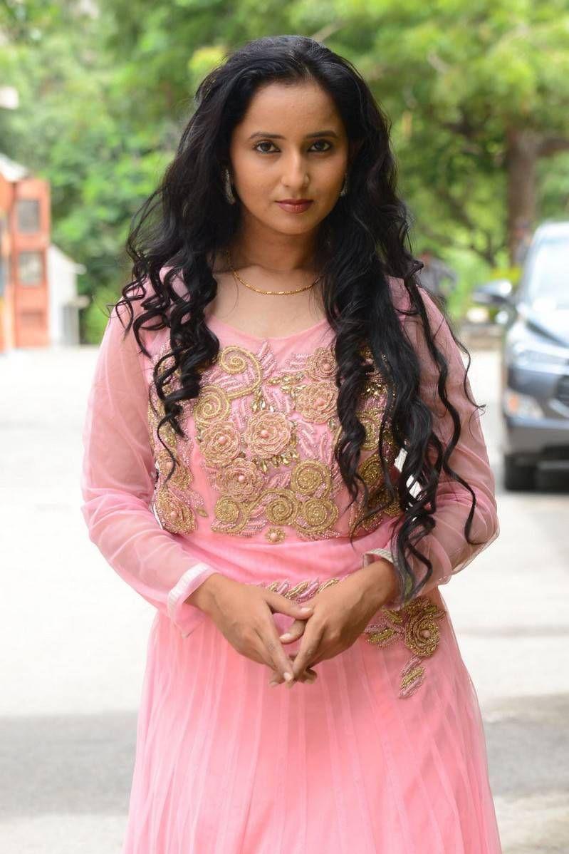 Telugu Actress Ishika Singh Latest Stills